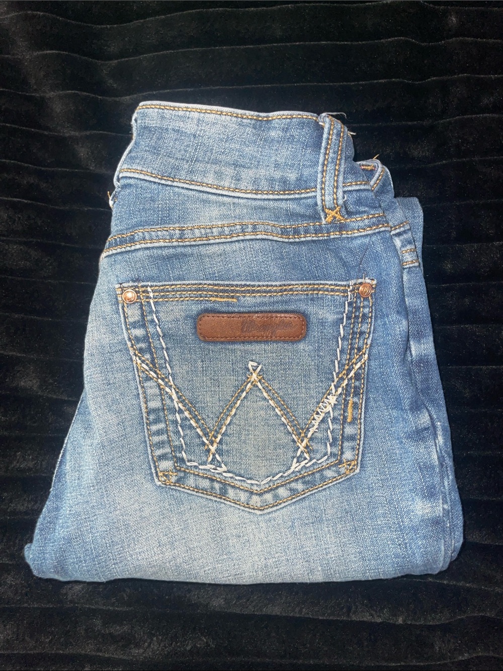 Wrangler Light Blue Women's Bootcut Jeans with Signature Back Stitching - Picture 6 of 6